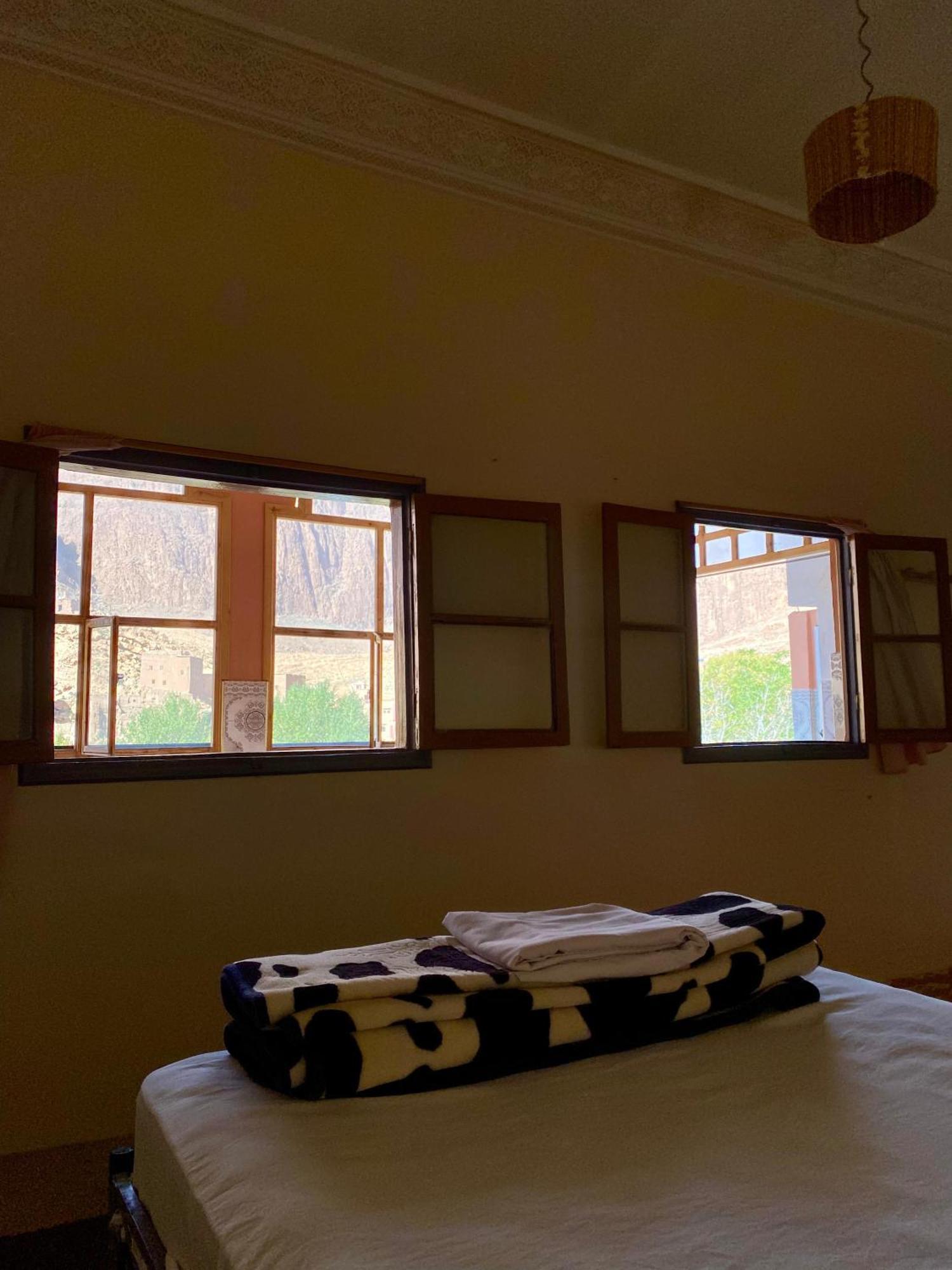 Dar Relax Hostel, Gorges De Todra Тингир Экстерьер фото